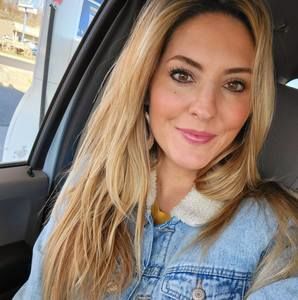 Meet your Posher, Elyse